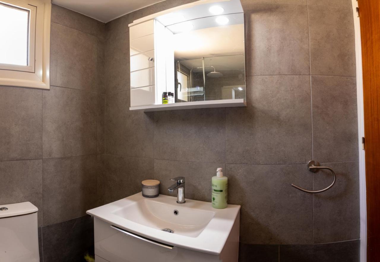 Spyros No23 Charming Oceanview Maisonette * Менеоу